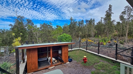 2BR/2BA Hawaii home with dog kennel business, mature landscaping - image 33