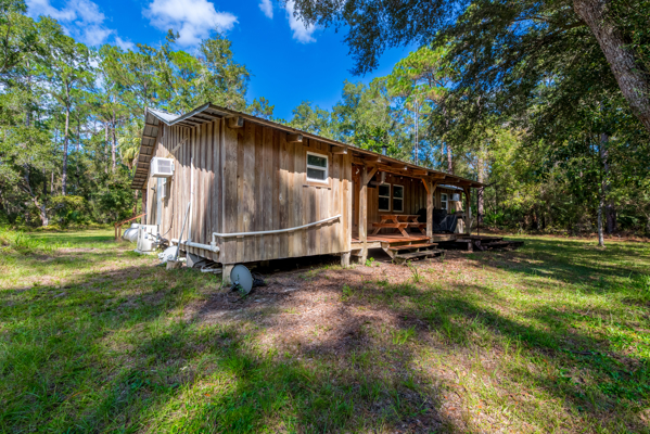 30 Acres Cedar Key, FL /Furnished Hunting Retreat / Mins. to Gulf