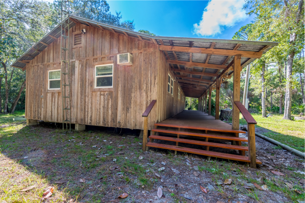 30 Acres Cedar Key, FL /Furnished Hunting Retreat / Mins. to Gulf