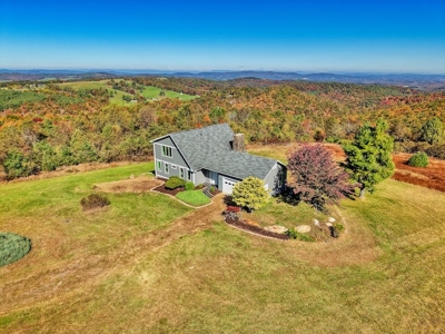 Stunning Home With View For Sale in Floyd VA - image 3
