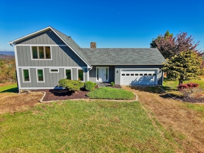 Stunning Home With View For Sale in Floyd VA - image 4