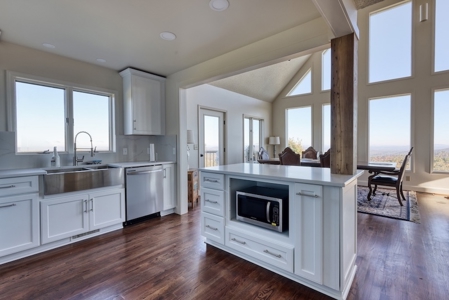 Stunning Home With View For Sale in Floyd VA - image 16