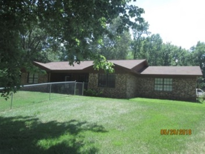 Beautiful Home with 6.6 Acres Near Millwood Lake! - image 3