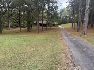 Beautiful Home with 6.6 Acres Near Millwood Lake! - image 9