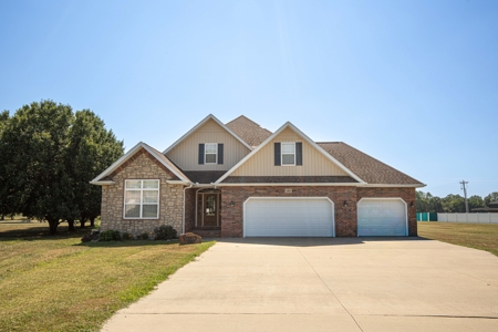 Beautiful Home for Sale in Lamar, MO, Barton County MO - image 1