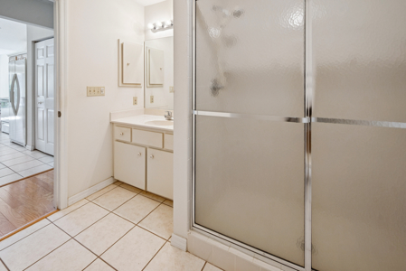 Home with a backyard golf course view - image 18