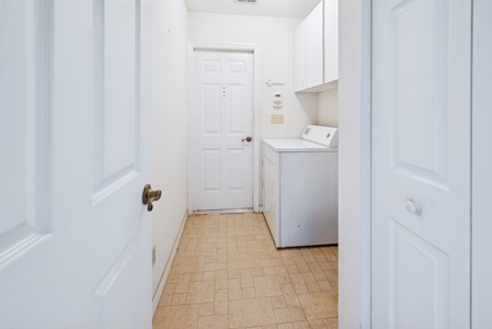 Home with a backyard golf course view - image 15