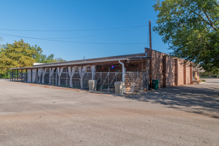 Turn-Key Music, Food Venue for Sale in Cheraw, South Carolina - image 25