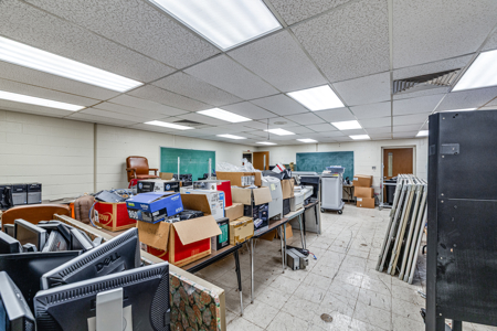 Discover a versatile commercial property with endless potential! - image 34