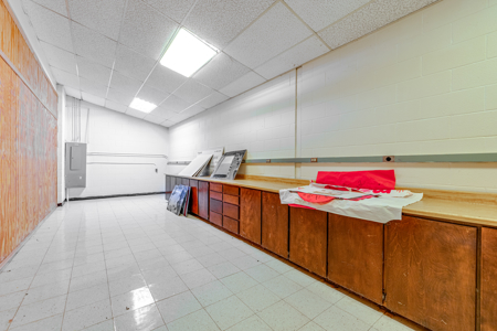 Discover a versatile commercial property with endless potential! - image 14