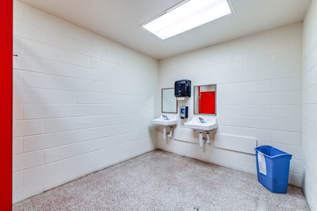 Discover a versatile commercial property with endless potential! - image 17