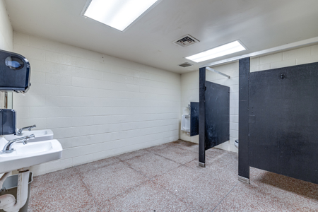 Discover a versatile commercial property with endless potential! - image 27