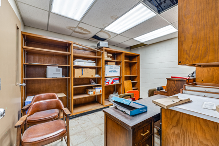 Discover a versatile commercial property with endless potential! - image 10
