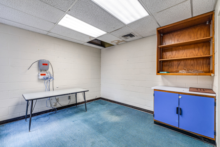 Discover a versatile commercial property with endless potential! - image 9