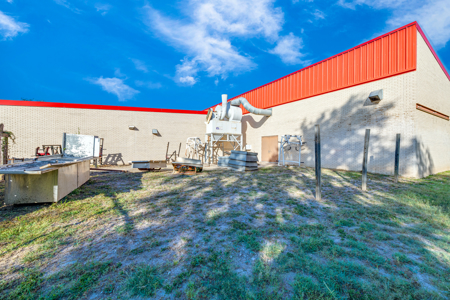 Discover a versatile commercial property with endless potential! - image 40