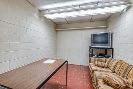 Discover a versatile commercial property with endless potential! - image 22