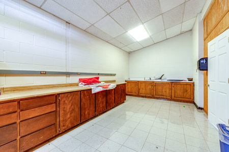 Discover a versatile commercial property with endless potential! - image 15