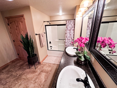 Luxury Riverfront Home on Missouri River | Fort Peck, Montana - image 43