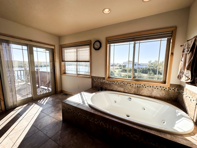 Luxury Riverfront Home on Missouri River | Fort Peck, Montana - image 23