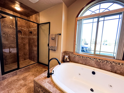 Luxury Riverfront Home on Missouri River | Fort Peck, Montana - image 31