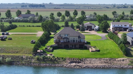Luxury Riverfront Home on Missouri River | Fort Peck, Montana - image 46