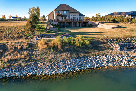 Luxury Riverfront Home on Missouri River | Fort Peck, Montana - image 8
