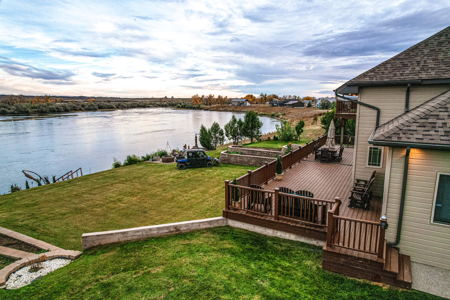 Luxury Riverfront Home on Missouri River | Fort Peck, Montana - image 2