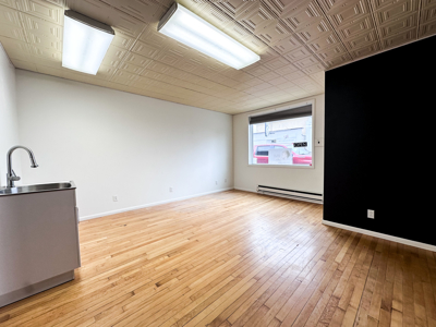 Prime Commercial Space Available in the Downtown Area of Glasgow - image 4