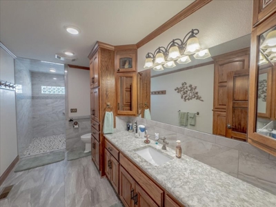 Home on 41 Acres , Country Living - Close to town - image 27