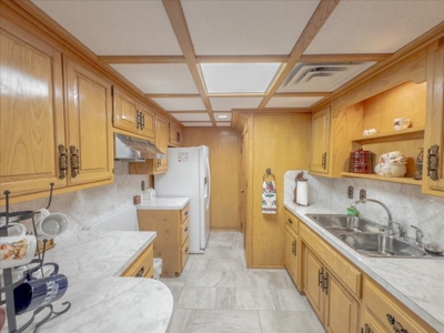 Home on 41 Acres , Country Living - Close to town - image 29