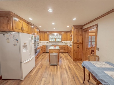 Home on 41 Acres , Country Living - Close to town - image 15