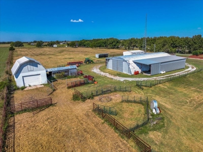 Home on 41 Acres , Country Living - Close to town - image 7