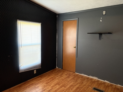 Room to Roam! Home + Shops on 1.55 Acres - image 21