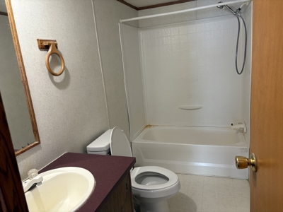 Room to Roam! Home + Shops on 1.55 Acres - image 25