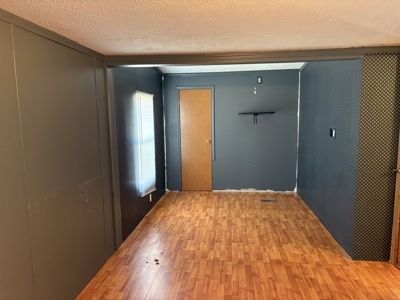 Room to Roam! Home + Shops on 1.55 Acres - image 22