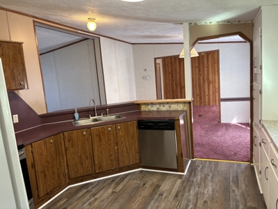 Room to Roam! Home + Shops on 1.55 Acres - image 14