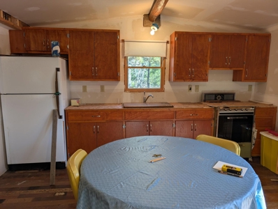 Charming Cabin w/ Garage on 3 Private Lots - Canada Creek Ranch - image 6