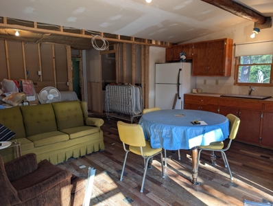 Charming Cabin w/ Garage on 3 Private Lots - Canada Creek Ranch - image 10