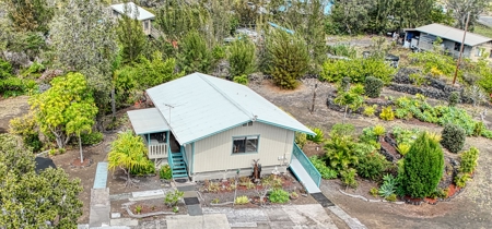 Island home with 2 bed, 1 bath, lush gardens, privacy—Hawaii - image 3