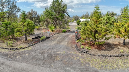 Island home with 2 bed, 1 bath, lush gardens, privacy—Hawaii - image 4