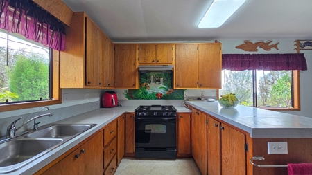 Island home with 2 bed, 1 bath, lush gardens, privacy—Hawaii - image 26