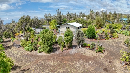Island home with 2 bed, 1 bath, lush gardens, privacy—Hawaii - image 8