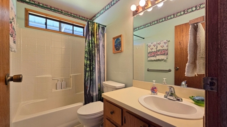 Island home with 2 bed, 1 bath, lush gardens, privacy—Hawaii - image 9