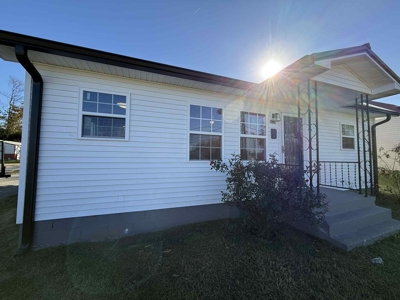 Recent Remodeled Home in Albany, Kentucky - image 4