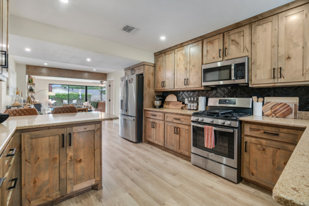 Updated Luxury Home for Sale in Town – Lamar County, Paris, TX - image 28