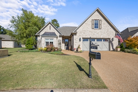 Luxury Gated Home in NW Jackson TN – Chef’s Kitchen, EV Charger - image 1