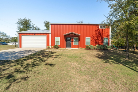 Discover this Income Producing Barndominium in Weatherford, Texas - image 1