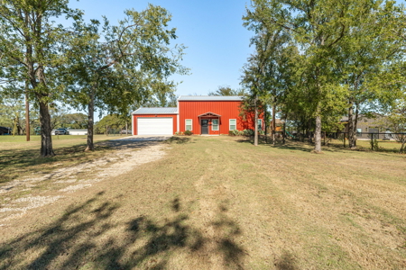 Discover this Income Producing Barndominium in Weatherford, Texas - image 4