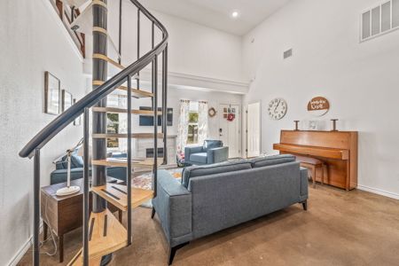 Discover this Income Producing Barndominium in Weatherford, Texas - image 7