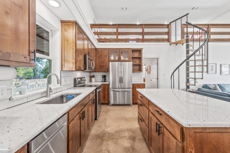 Discover this Income Producing Barndominium in Weatherford, Texas - image 9